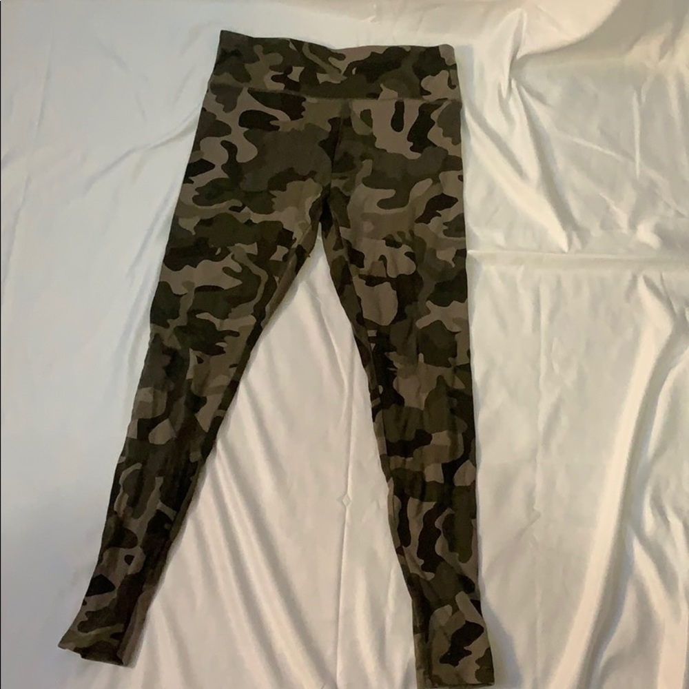 Camo leggings